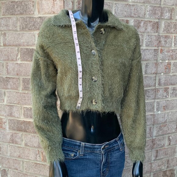 Forever 21 Eyelash Fuzzy Cropped Button Up Long Sleeve Sweater Sz S - Picture 6 of 9